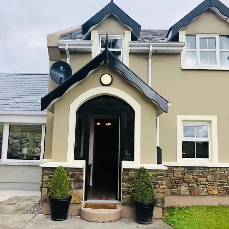 3 Bedroomed House Minutes' Walk From Town * Kenmare