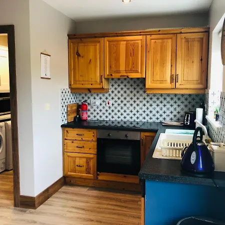 3 Bedroomed House Minutes' Walk From Town Semesterbostad Kenmare