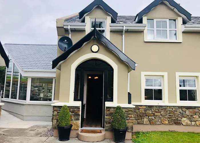 3 Bedroomed House Minutes' Walk From Town * Kenmare